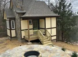 Hearthstone Hideaway at Tudor Suites