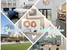 Modern Retreat 10 min-Oaklawn BBQ grill Pavillion Kids playground