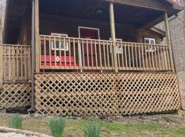 Campfire Cabin, Red River Gorge, KY, River Access & Views，位于Stanton的酒店