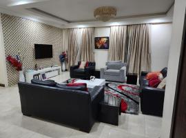 PEEK Luxury Family Home，位于莱基的酒店