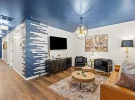 The Luxe Hot Tub Playground 12 Min to Horse Park