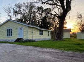 Entire Home in Palmetto Ellenton，位于Palmetto的酒店