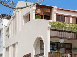 Poetic Riverside Villa - Steps to Hoi An Night Market，位于会安的酒店