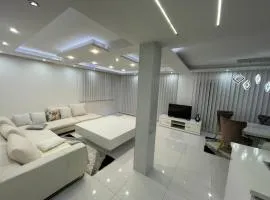 Lux Apartman West gate
