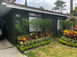 Country house in nature，位于Jamundí的酒店