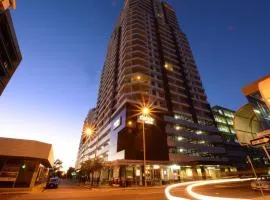 Pandanas Apt 2 (10th floor, Pool & City views)