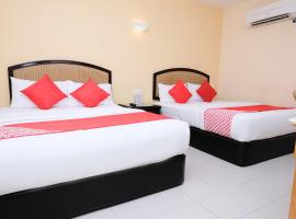 Super OYO 635 Seven Days Hotel，位于劳勿的酒店