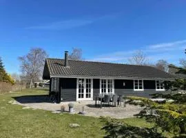 Lovely Cottage With Secluded Garden