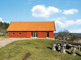 Gorgeous Home In Ydre With Sauna，位于Hult的酒店