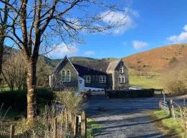 Tyn-Y-Berth Sleeps 27 luxury group accommodation