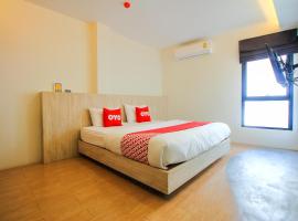 Super OYO 426 All Day Hostel at Sukhmvit，位于曼谷的酒店