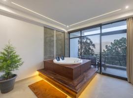 Echron 2BHK Apartment with Jacuzzi，位于卡绍利的酒店