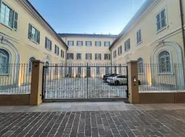 Luca's Luxury Flat in Palazzo Diaz - Como City Center