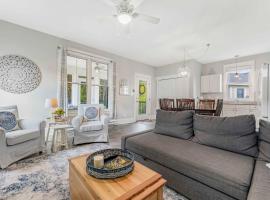 Le Papillon - 77 Butternut，位于Cherry Valley的带泳池的酒店