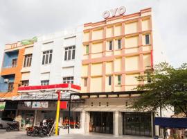 OYO 2361 Hotel Winston，位于Glugur的酒店