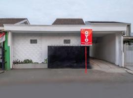 OYO Life 2391 Baladewa Residence Syariah，位于加拉旺的酒店