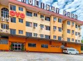 OYO 89864 Hotel Holiday Park，位于哥打京那巴鲁的酒店