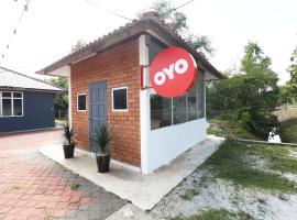 OYO 89607 Aloha Chalet，位于Kampung Raja的酒店