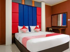 OYO Life 2966 Hotel Atriaz，位于Trenggalek的酒店