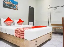 Hotel O Makassar near Mall Panakukkang formerly Sayang Home Stay