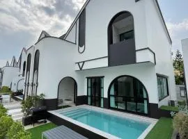 V Villa Khaoyai