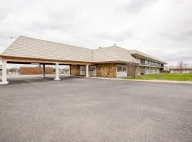 OYO Hotel Lebanon MO I-44