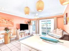 Private Balcony - Beach - Pool and Pickleball，位于泰比岛的低价酒店