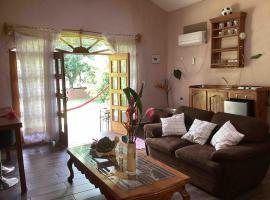 cabin Claro luna orchard swimming pool 70mbps wifi，位于La Esperanza的酒店
