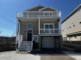 Roof-Top Deck With Ocean & Bay Views Single Family Beach Badges Private Yard Ping Pong And Pool Table Wifi 1 Block From Ocean 15 Blocks To Bay