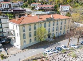 杜热雷什·里贝罗公寓式酒店，位于吉尔斯的酒店