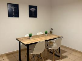 Aparamento en Resistencia, Zona Centrica，位于雷西斯膝西亚的酒店