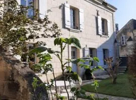 Au pied du Lavoir chambre Germaine
