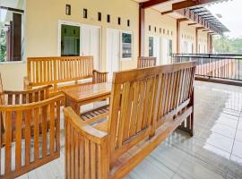OYO 3298 Bromo Guest House Family，位于玛琅的酒店