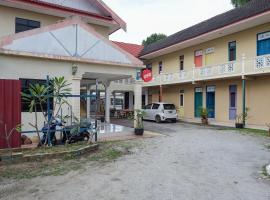 OYO 90018 River Village Hotel，位于瓜拉丁加奴的酒店