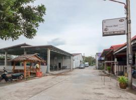 OYO 75331 Hareeya Hotel，位于纳泰海滩的酒店