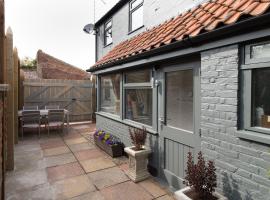 No33 HILLVIEW LODGE BOUTIQUE COTTAGE，位于布兰克斯特的酒店