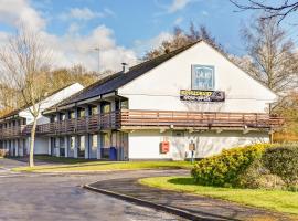 The Hotel Rafiya, Redditch，位于雷迪奇的酒店