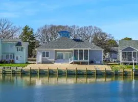 Mulligan Home - Waterfront, boat dock & community pools!