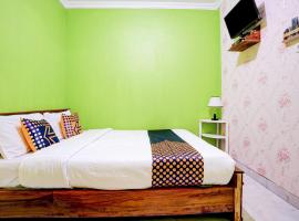 SPOT ON 90276 Mayasari Guesthouse Pantai Krakal，位于日惹的酒店