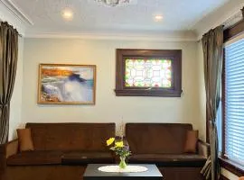 Cozy Suite-Walk to the Falls