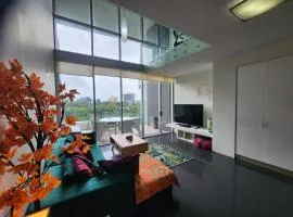 Spacious 1 bedroom mezzanine apartment with large bath views 2 free parking spots