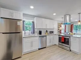 Southwest Charm Spacious Family Home Near Denver