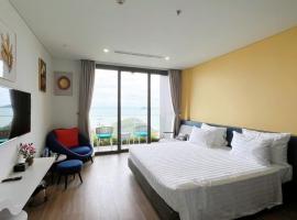 Flamingo Hải Tiến Resort tầng 15 view biển，位于清化的酒店