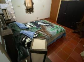 2460 Hostal Café Bar Glamping，位于Cácota的民宿