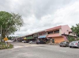 SPOT ON 90305 Hen Hen Hotel，位于古来的酒店