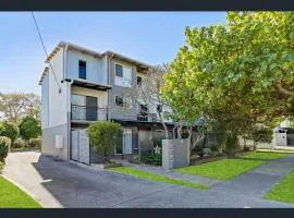 HEART OF Cotton Tree- walk to BEACH & RIVER