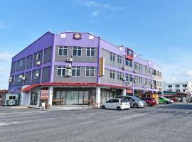 Capital O 90311 Tamim Suite Hotel Dungun，位于龙运的酒店