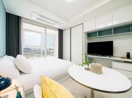 Urbanstay Songdo Moonlight Park