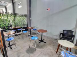 Super OYO 90767 Gm Guest House，位于Wonogiri的酒店