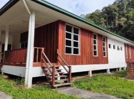 OYO Home 90396 Mahua Rainforest Paradise，位于Tambunan的酒店